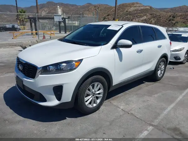 5XYPG4A30KG513076 2019 KIA SORENTO - Image 2