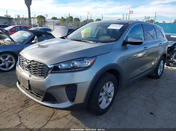 5XYPG4A30KG513160 2019 KIA SORENTO - Image 2