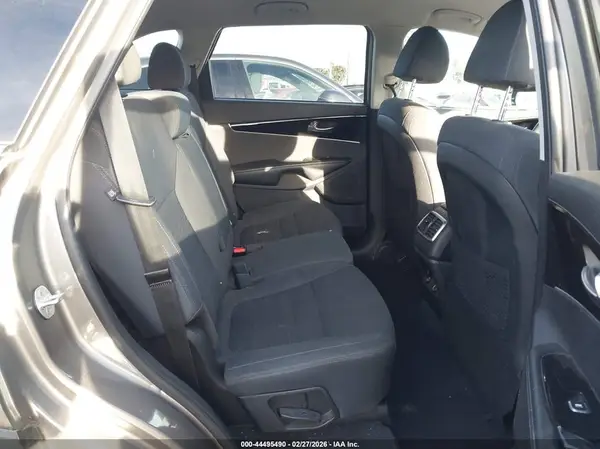 5XYPG4A30KG513160 2019 KIA SORENTO - Image 8