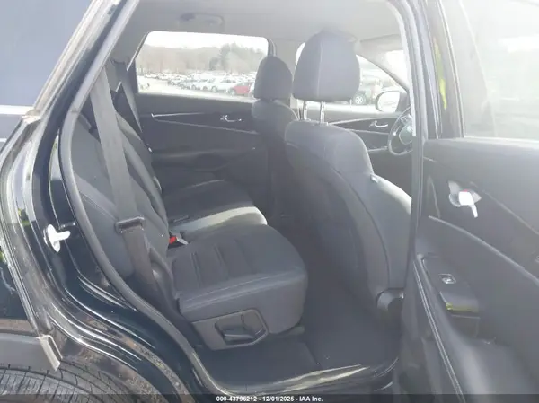 5XYPG4A30KG516561 2019 KIA SORENTO - Image 8