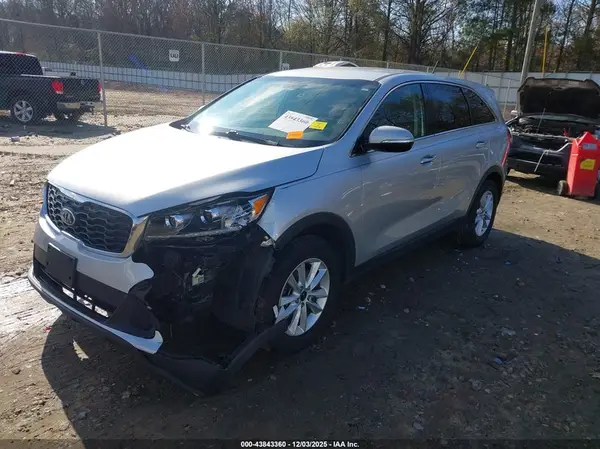 5XYPG4A30KG517340 2019 KIA SORENTO - Image 2