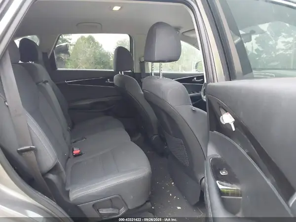 5XYPG4A30KG520433 2019 KIA SORENTO - Image 8