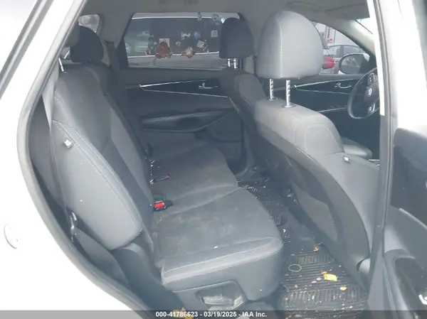 5XYPG4A30KG524272 2019 KIA SORENTO - Image 8
