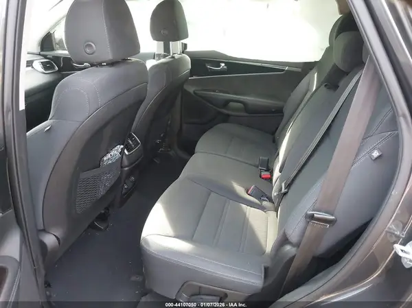 5XYPG4A30KG525115 2019 KIA SORENTO - Image 8