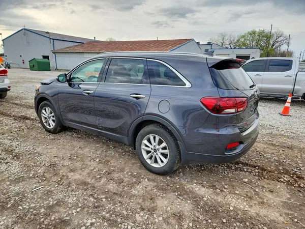 5XYPG4A30KG526331 2019 KIA SORENTO - Image 2