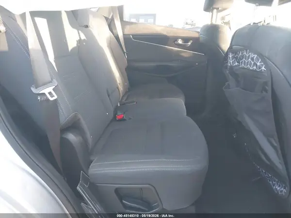 5XYPG4A30KG527608 2019 KIA SORENTO - Image 8