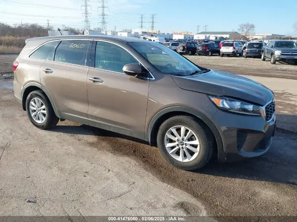 5XYPG4A30KG532033 2019 KIA SORENTO - Image 1