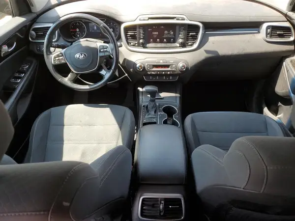 5XYPG4A30KG532579 2019 KIA SORENTO - Image 8