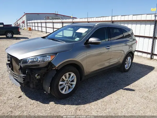 5XYPG4A30KG537510 2019 KIA SORENTO - Image 2