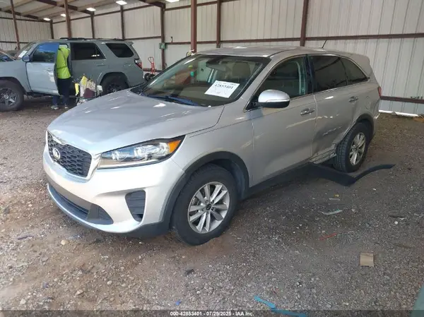 5XYPG4A30KG552668 2019 KIA SORENTO - Image 2