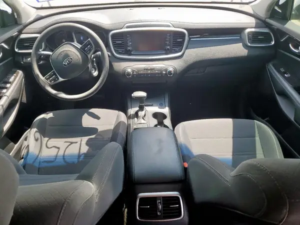 5XYPG4A30KG554517 2019 KIA SORENTO - Image 8