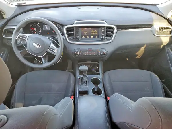 5XYPG4A30KG555327 2019 KIA SORENTO - Image 8