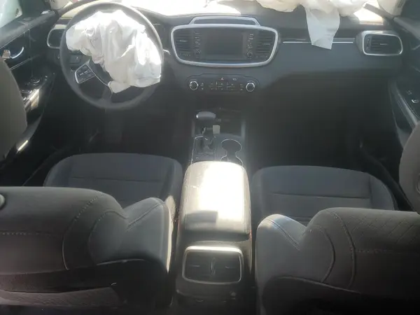 5XYPG4A30KG561497 2019 KIA SORENTO - Image 8