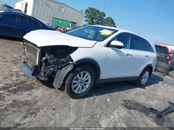5XYPG4A30KG562617 2019 KIA SORENTO - Image 2