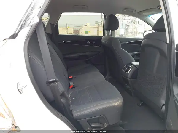 5XYPG4A30KG565713 2019 KIA SORENTO - Image 8
