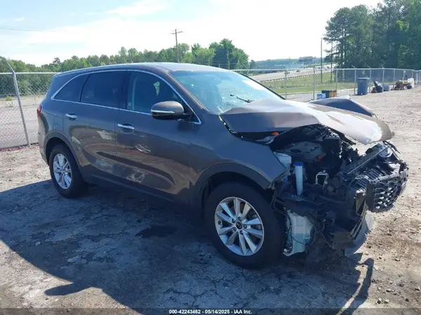 5XYPG4A30KG567882 2019 KIA SORENTO - Image 1