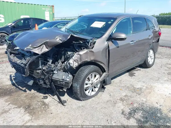 5XYPG4A30KG567882 2019 KIA SORENTO - Image 2
