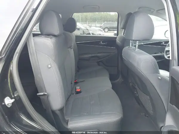 5XYPG4A30KG569597 2019 KIA SORENTO - Image 8