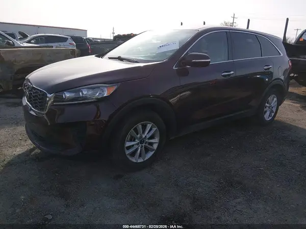 5XYPG4A30KG569776 2019 KIA SORENTO - Image 2