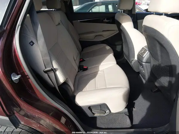 5XYPG4A30KG569776 2019 KIA SORENTO - Image 8