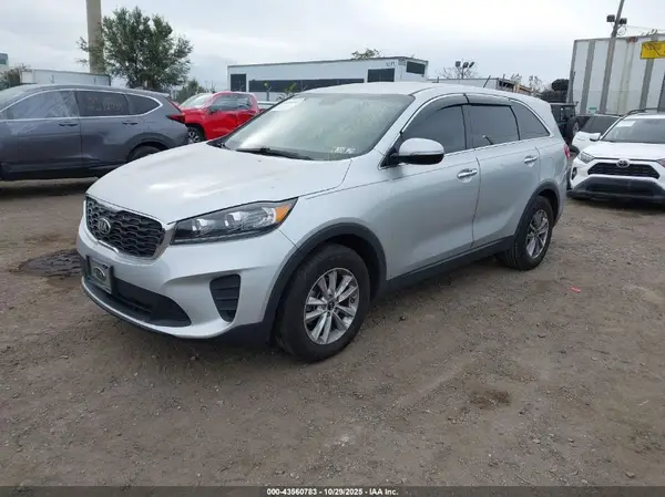 5XYPG4A30KG573939 2019 KIA SORENTO - Image 2