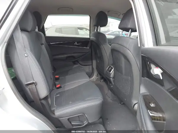 5XYPG4A30KG573939 2019 KIA SORENTO - Image 8