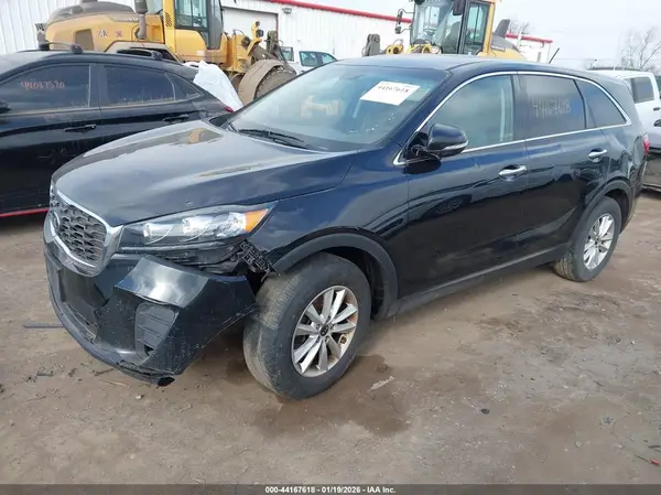 5XYPG4A30KG575965 2019 KIA SORENTO - Image 2