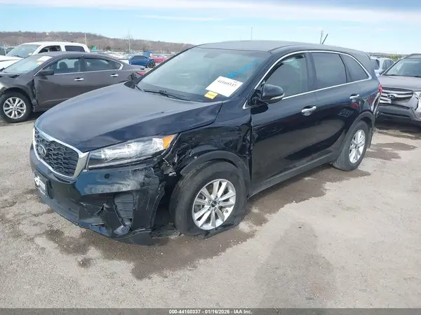 5XYPG4A30KG576615 2019 KIA SORENTO - Image 2