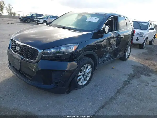 5XYPG4A30KG581569 2019 KIA SORENTO - Image 2