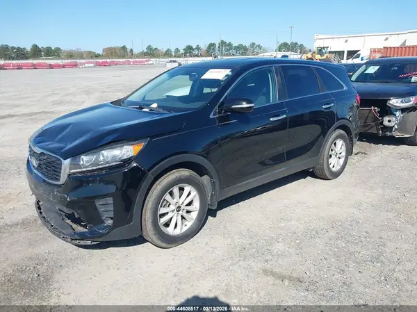 5XYPG4A30KG585928 2019 KIA SORENTO - Image 2