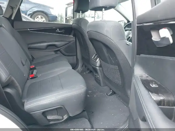 5XYPG4A30KG590451 2019 KIA SORENTO - Image 8