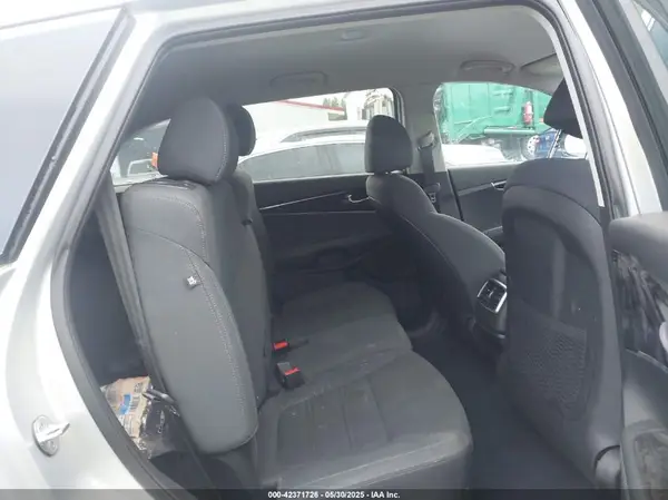 5XYPG4A30KG592930 2019 KIA SORENTO - Image 8