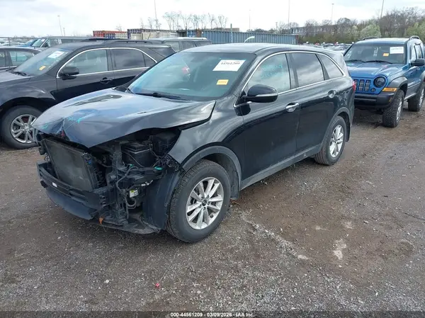 5XYPG4A30KG596945 2019 KIA SORENTO - Image 2