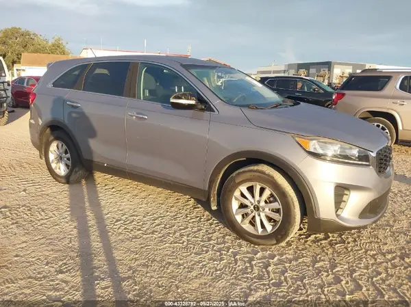 5XYPG4A30KG610696 2019 KIA SORENTO - Image 1