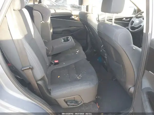 5XYPG4A30KG610696 2019 KIA SORENTO - Image 8