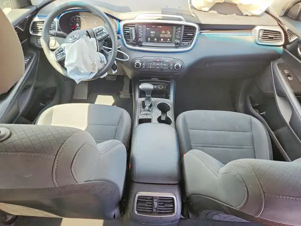 5XYPG4A30KG610939 2019 KIA SORENTO - Image 8