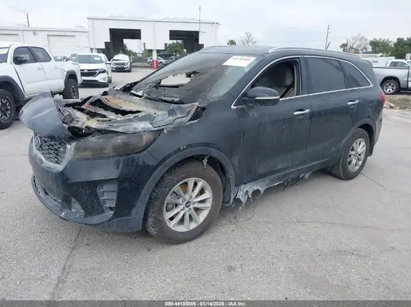 5XYPG4A30LG660421 2020 KIA SORENTO - Image 2