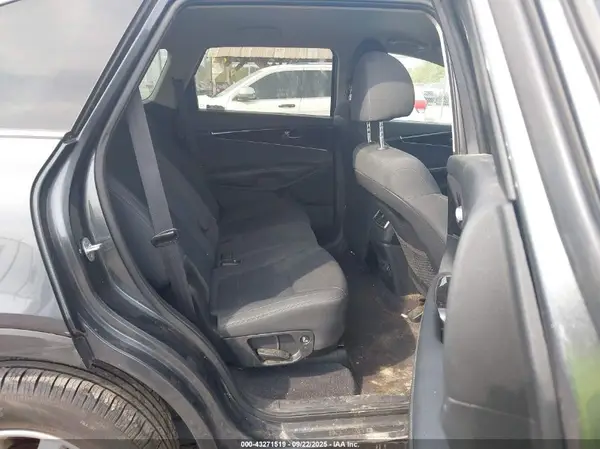 5XYPG4A30LG665067 2020 KIA SORENTO - Image 8