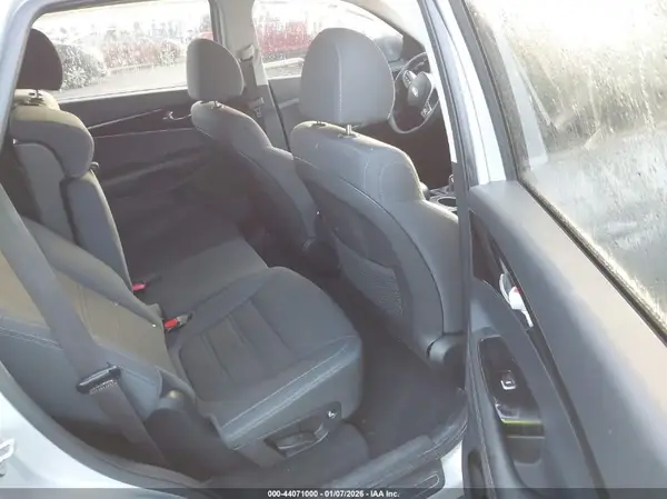 5XYPG4A30LG687375 2020 KIA SORENTO - Image 8