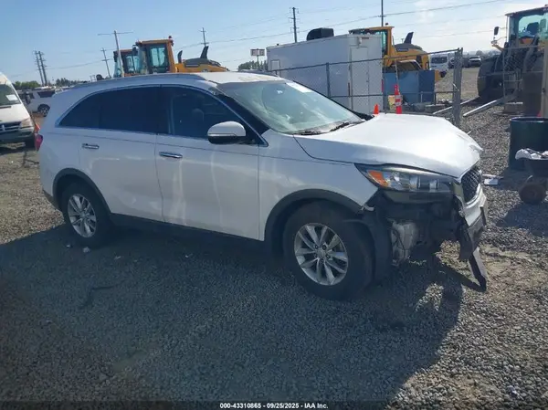 5XYPG4A31GG004606 2016 KIA SORENTO - Image 1
