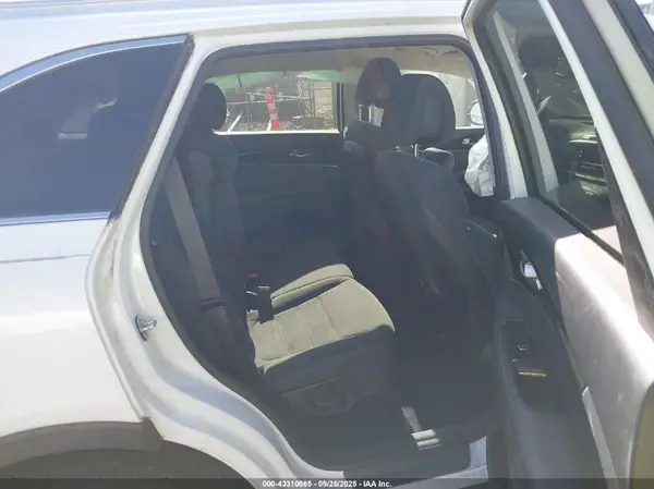 5XYPG4A31GG004606 2016 KIA SORENTO - Image 8