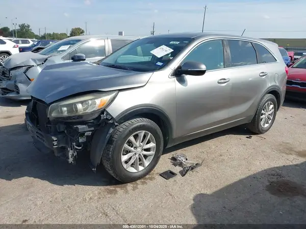 5XYPG4A31GG015539 2016 KIA SORENTO - Image 2