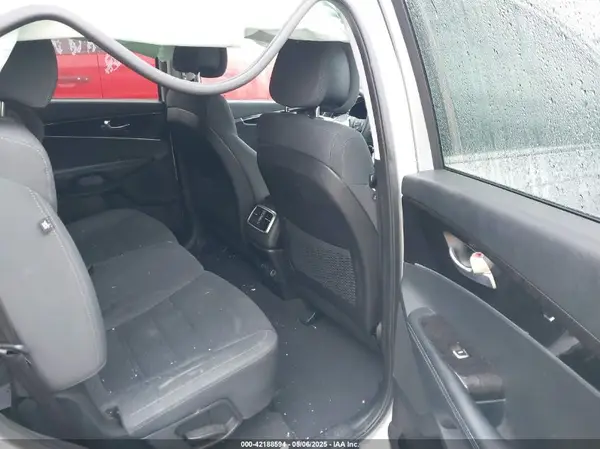 5XYPG4A31GG020305 2016 KIA SORENTO - Image 8