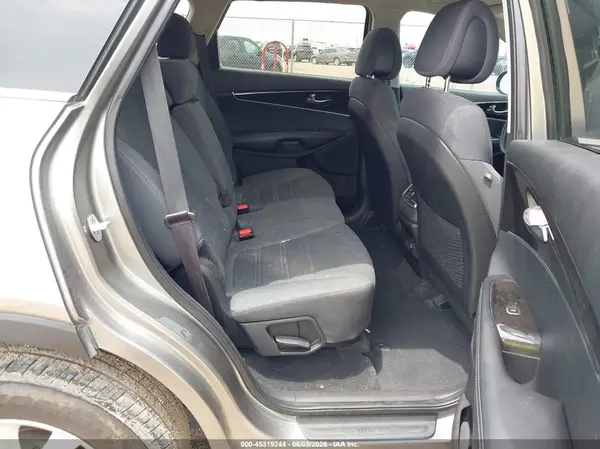 5XYPG4A31GG022166 2016 KIA SORENTO - Image 8