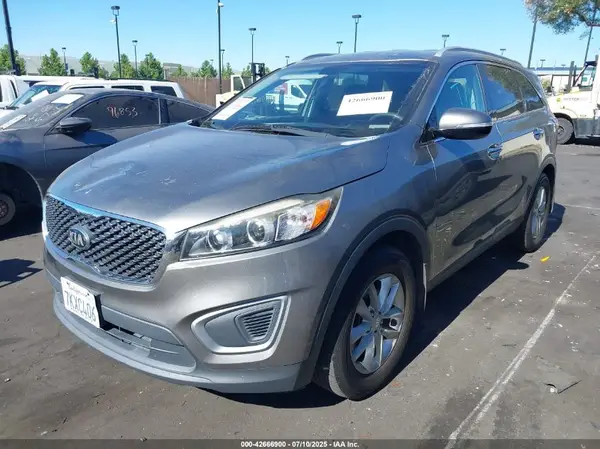 5XYPG4A31GG034303 2016 KIA SORENTO - Image 2