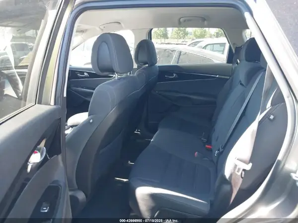 5XYPG4A31GG034303 2016 KIA SORENTO - Image 8