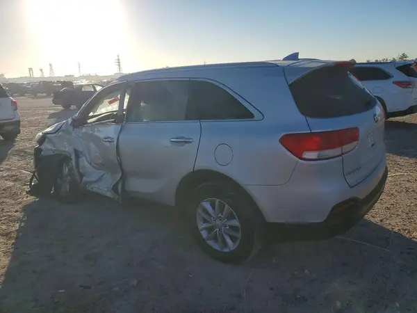 5XYPG4A31GG040392 2016 KIA SORENTO - Image 2