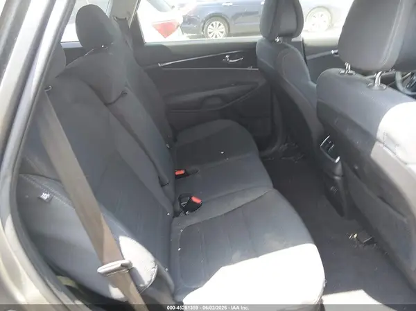 5XYPG4A31GG054566 2016 KIA SORENTO - Image 8