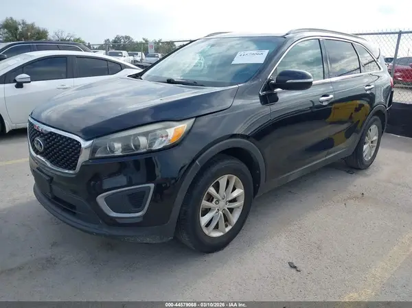 5XYPG4A31GG060075 2016 KIA SORENTO - Image 2