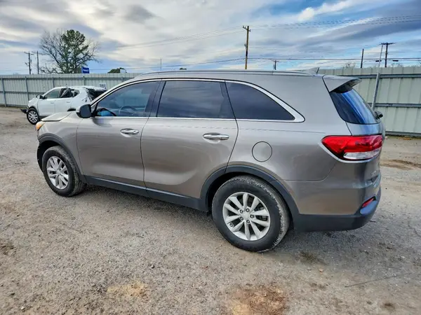 5XYPG4A31GG062697 2016 KIA SORENTO - Image 2